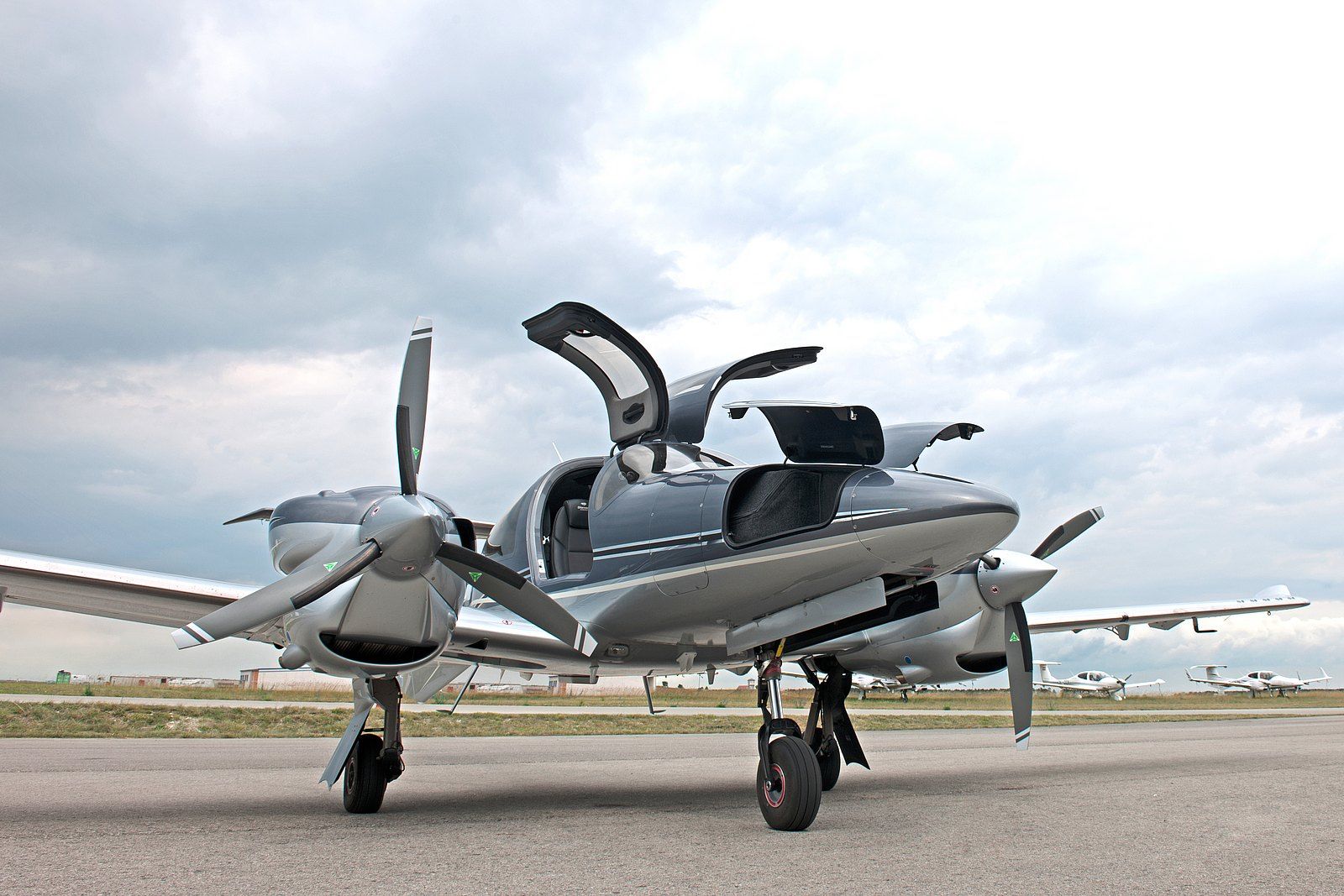 Top 5 Diamond Aircraft Models for Business Travel